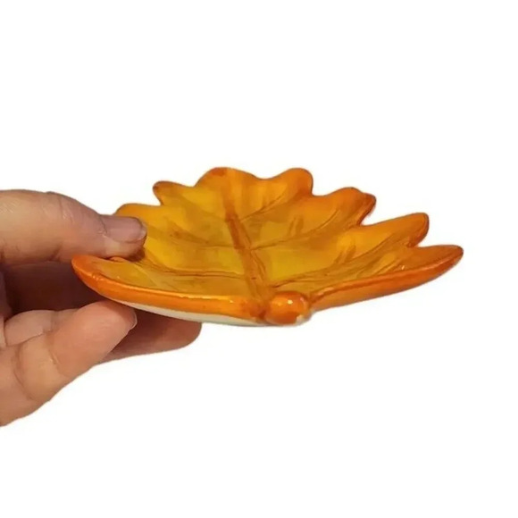Vintage Leaf-Shaped Orange Ceramic Trinket Dish 7" - Picture 3 of 4